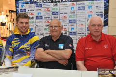 Autogramiáda OC Fórum